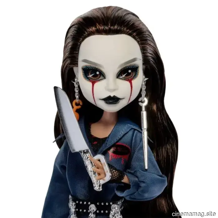 Michael Myers encounters Monster High with the Skullector Halloween II doll.