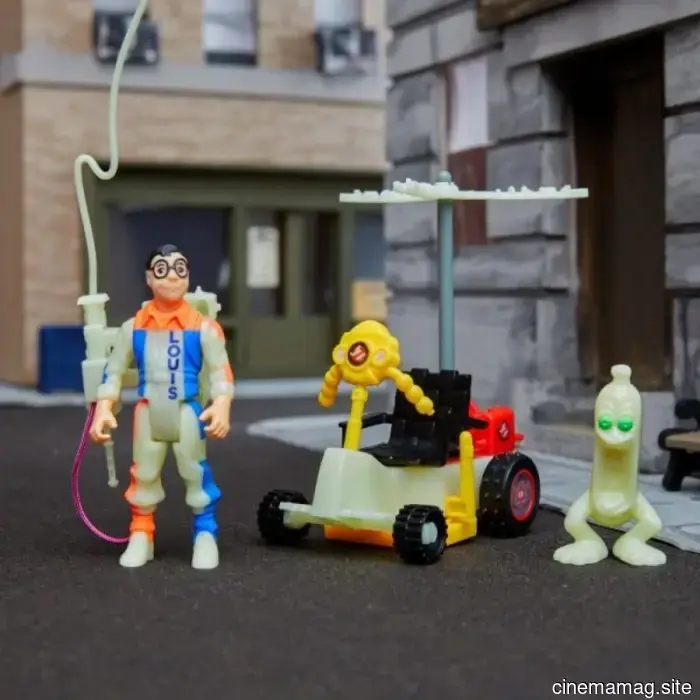Kenner Classics Настоящие Охотники за Привидениями Ecto-Glow Светящийся Вертолет и эксклюзивный набор Луиса Талли на Comic-Con, представленный Hasbro