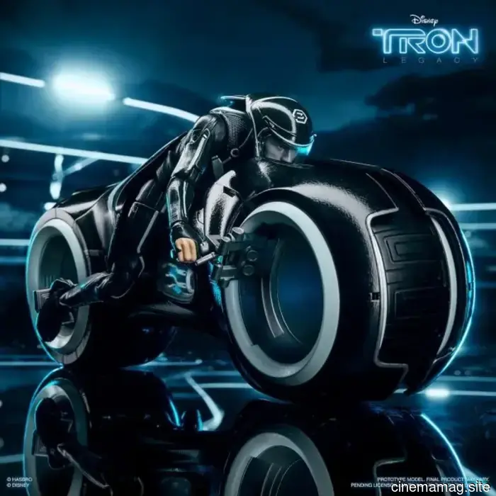 Hasbro returns to The Grid with action figures from TRON: Legacy.