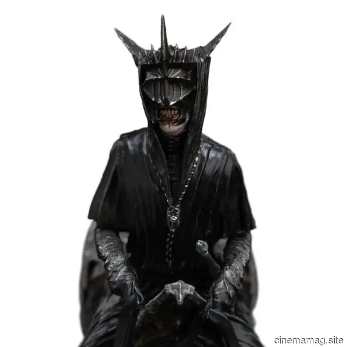 Weta Workshop unveils The Mouth of Sauron with a miniature statue from The Lord of the Rings.
