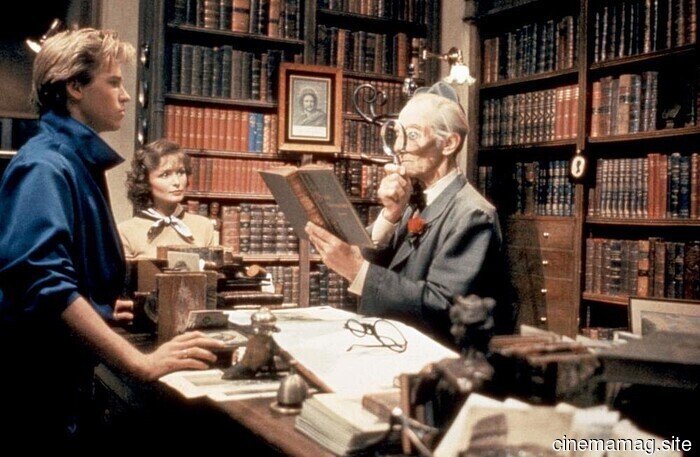 11 Unapologetic '80s Comedies That Ignore Whether You'll Be Offended (and One That Actually Cares)