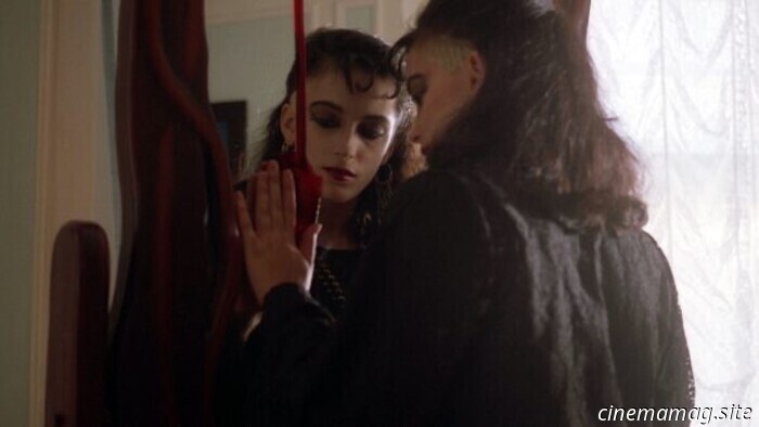 Mirror Mirror (1990) - Film Review