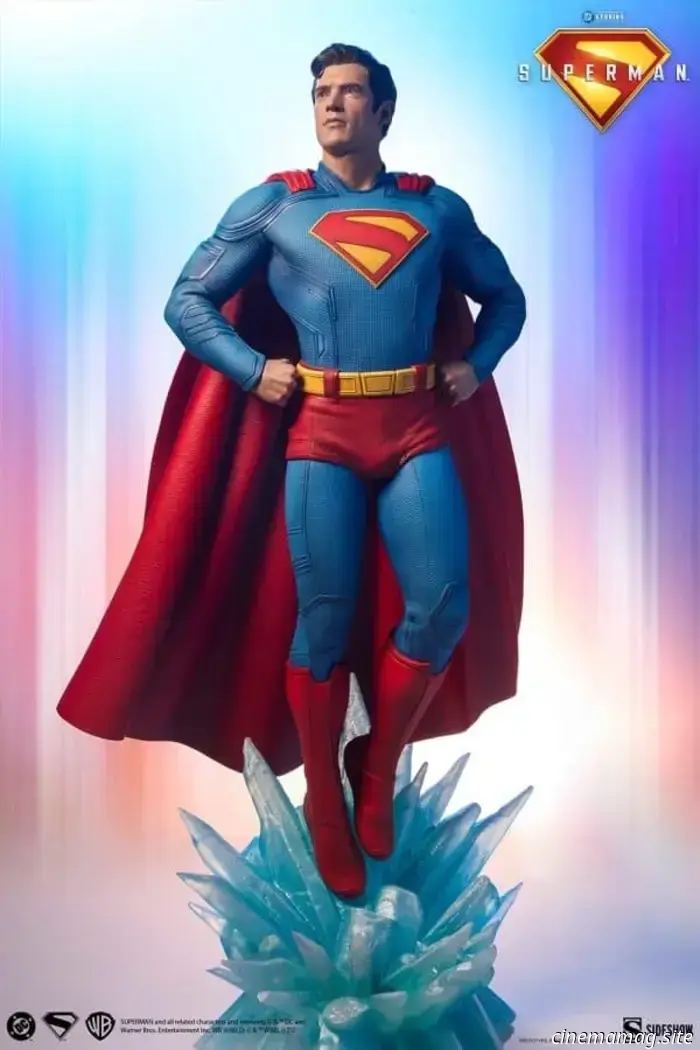 Sideshow has unveiled the Premium Format Figures of Superman and Krypto.