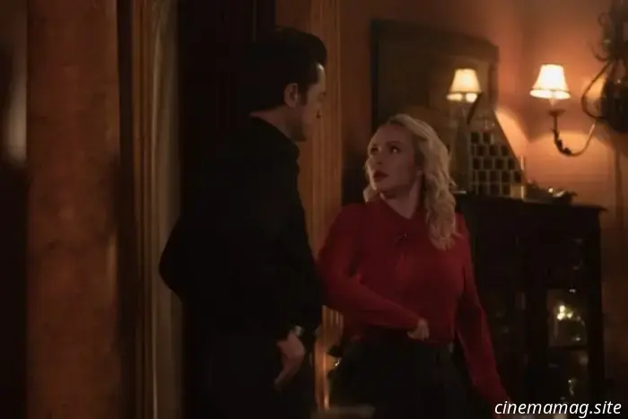 Перед выходом в январе для психологического триллера «Лунатик», написанного и поставленного Брэндоном Оуманом, были опубликованы постер и трейлер.
В фильме в главной роли — Хейден Панеттьер («Крик VI»): она играет Сару, горюющую женщину, у которой приступы лунатизма учащаются, когда она начинает испытывать ужасающие видения.
Вместе с Хейден Панеттьер в актёрский состав вошли Джастин Чэтвин, Беверли Д’Анджело, Миша Бартон, Лори Тан Чинн, Лэрд Лакост и Корин Суини. Смотрите трейлер ниже...

Скорбящую мать преследует трагическая потеря дочери в автомобильной аварии, в результате которой её жестокий муж впал в кому. Измученная навязчивыми видениями, она борется с размытыми границами между реальностью и кошмаром.

«Лунатик» выйдет в кинотеатрах и будет доступен по запросу 9 января.