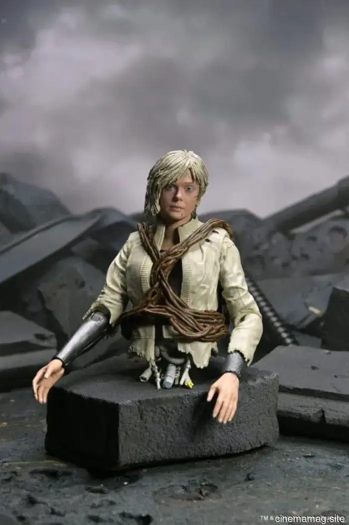 NECA reveals the Ultimate action figure 2-pack featuring Predator: Badlands Thia and Bud.