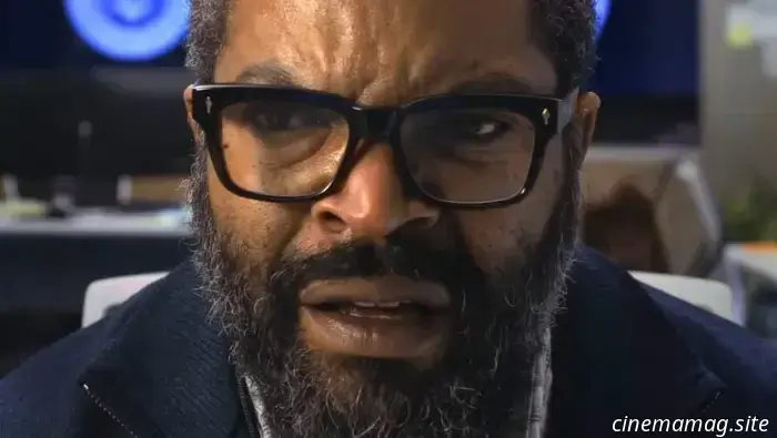 In the trailer for War of the Worlds, Ice Cube fights against an alien invasion displayed on a single computer screen.
