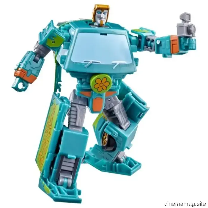 Hasbro launches the Transformers Scooby-Doo Mysterious Prime and Automutt action figure set.