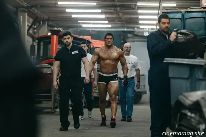 Benny Safdie, Dwayne Johnson e Emily Blunt su vittorie e sconfitte in The Smashing Machine